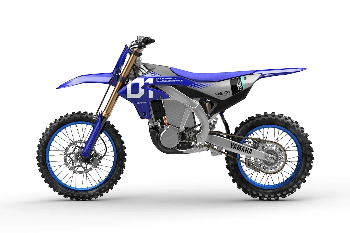Honda and Yamaha electric motocross prototypes prepared for the Ernée demonstration