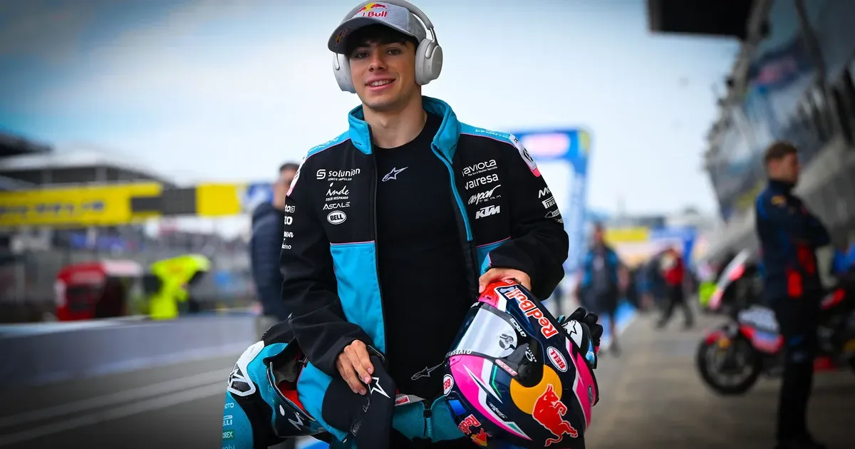 David Alonso in the Moto2 paddock during the 2026 season